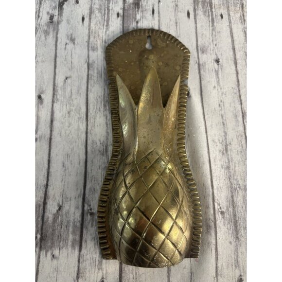 Vintage Brass Ornate Decorative Pineapple Wall Pocket Sconce Vintage Brass - Picture 1 of 12
